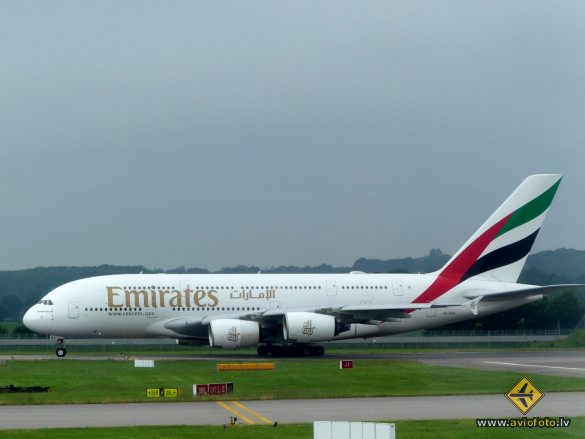 Airbus A380-842